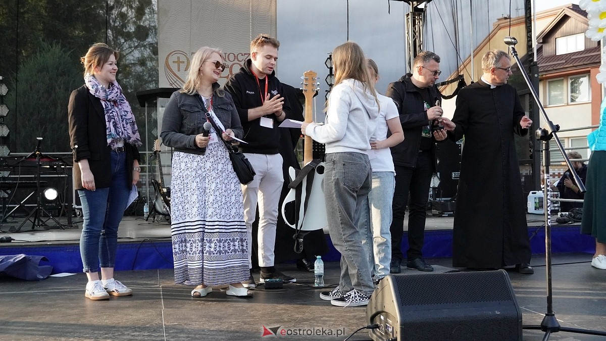 Koncert Uwielbienia - zespół Exodus 15 i Festiwal Piosenki Religijnej [19.06.2025] - zdjęcie #175 - eOstroleka.pl