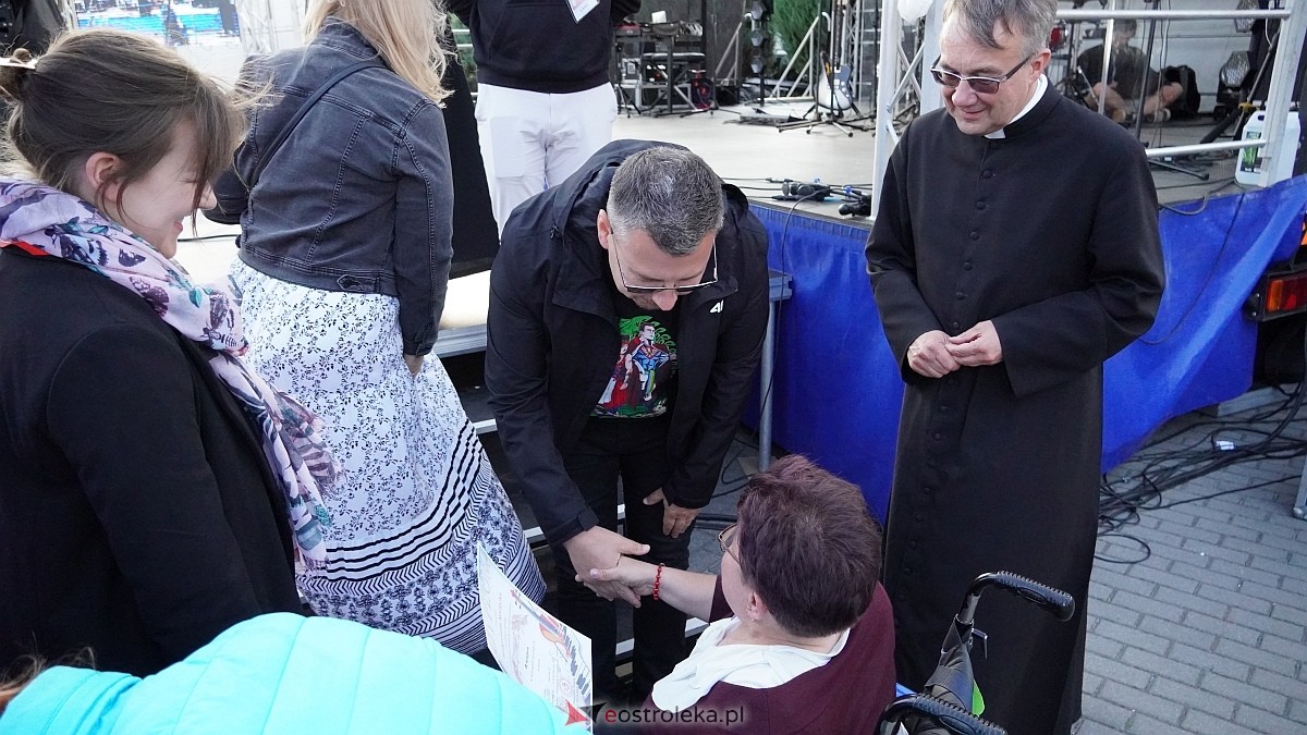 Koncert Uwielbienia - zespół Exodus 15 i Festiwal Piosenki Religijnej [19.06.2025] - zdjęcie #171 - eOstroleka.pl