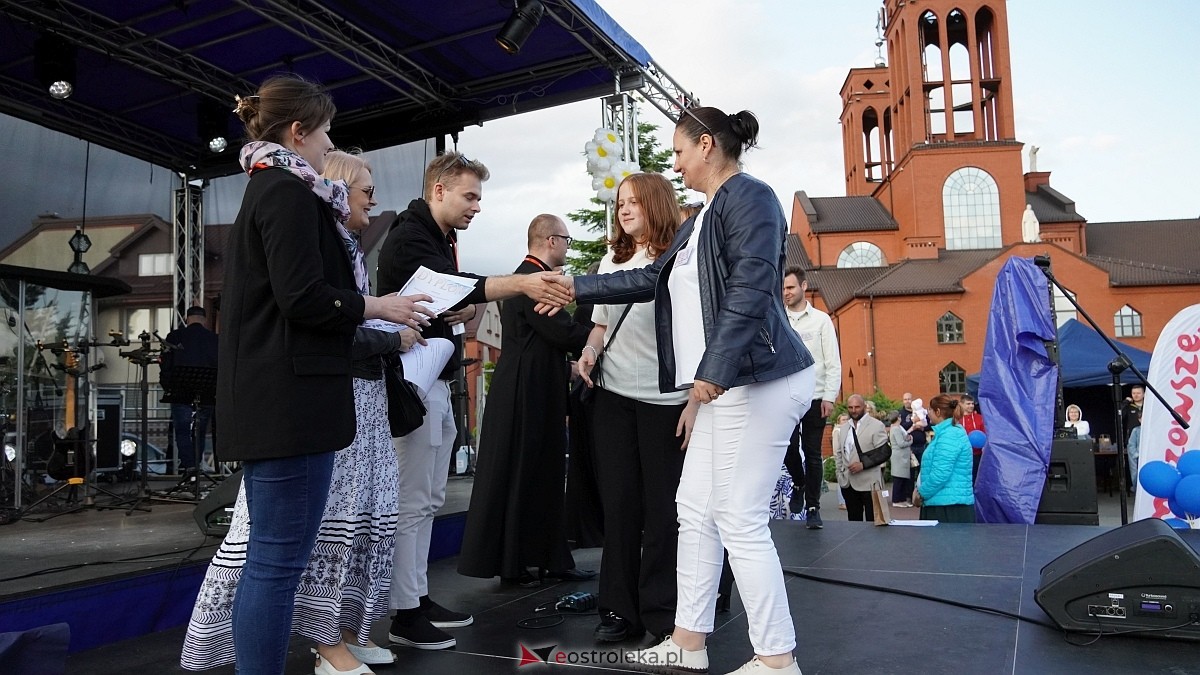 Koncert Uwielbienia - zespół Exodus 15 i Festiwal Piosenki Religijnej [19.06.2025] - zdjęcie #149 - eOstroleka.pl