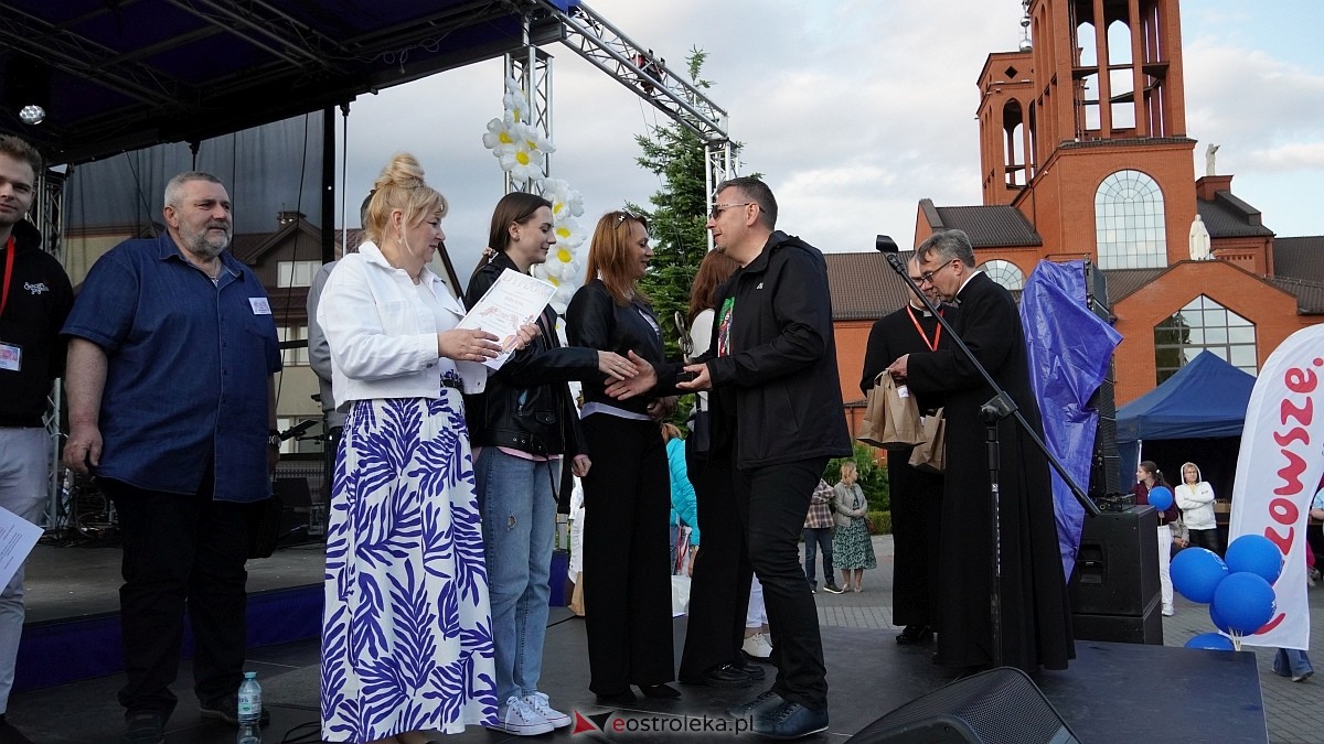 Koncert Uwielbienia - zespół Exodus 15 i Festiwal Piosenki Religijnej [19.06.2025] - zdjęcie #139 - eOstroleka.pl