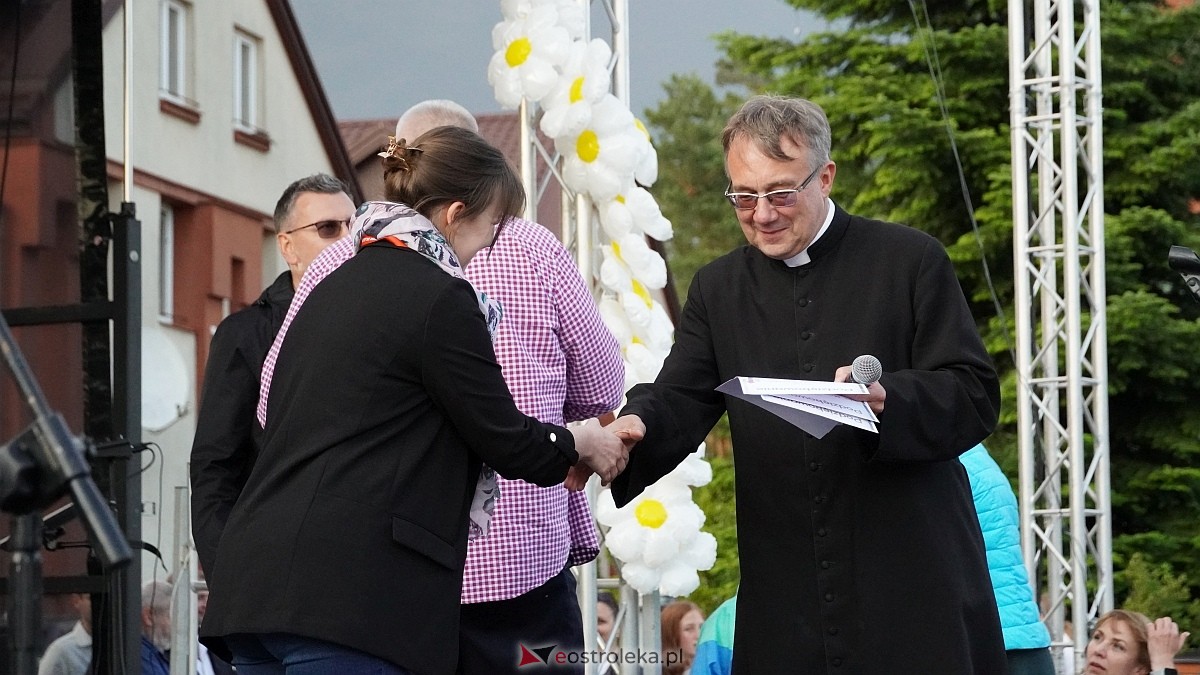 Koncert Uwielbienia - zespół Exodus 15 i Festiwal Piosenki Religijnej [19.06.2025] - zdjęcie #154 - eOstroleka.pl