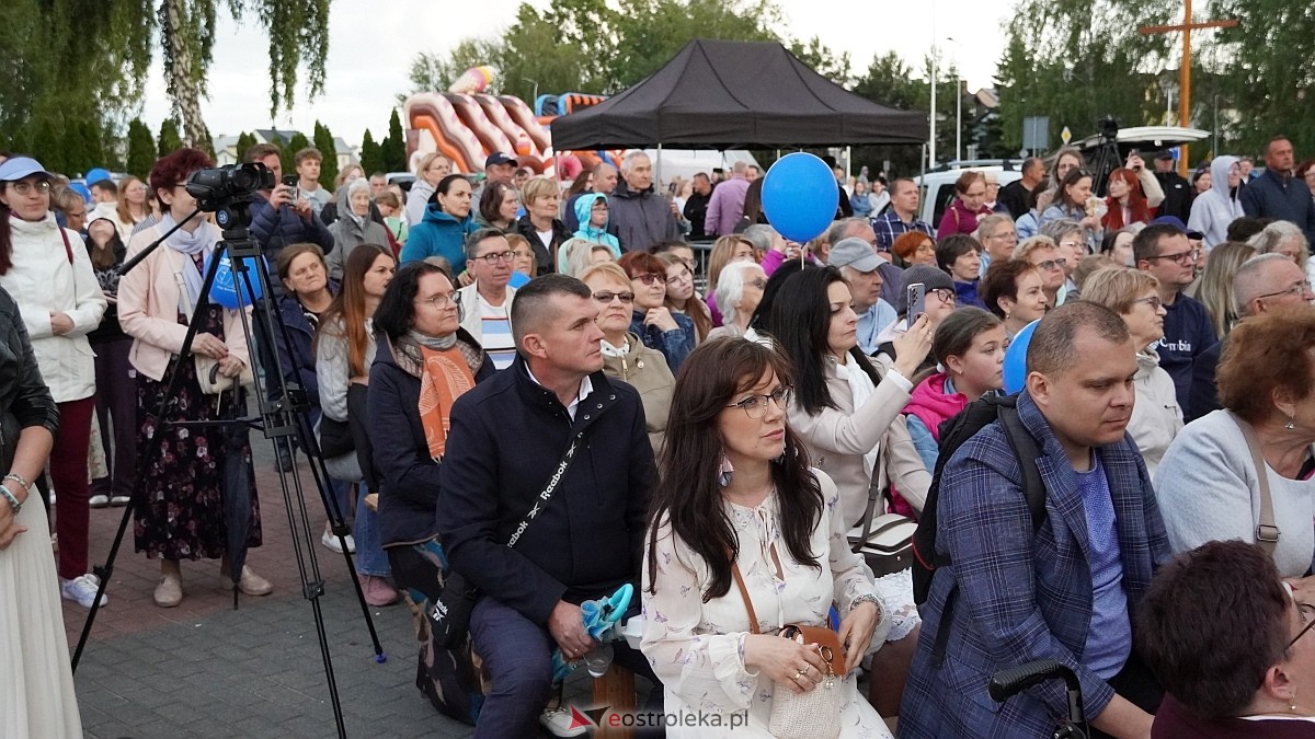 Koncert Uwielbienia - zespół Exodus 15 i Festiwal Piosenki Religijnej [19.06.2025] - zdjęcie #125 - eOstroleka.pl