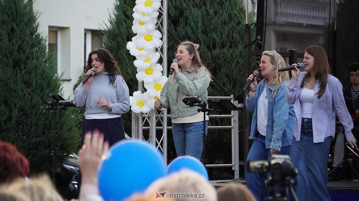 Koncert Uwielbienia - zespół Exodus 15 i Festiwal Piosenki Religijnej [19.06.2025] - zdjęcie #108 - eOstroleka.pl