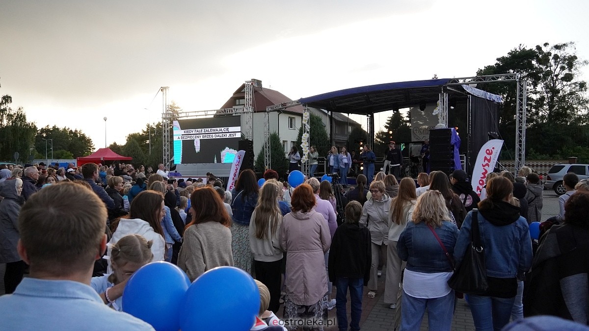 Koncert Uwielbienia - zespół Exodus 15 i Festiwal Piosenki Religijnej [19.06.2025] - zdjęcie #107 - eOstroleka.pl