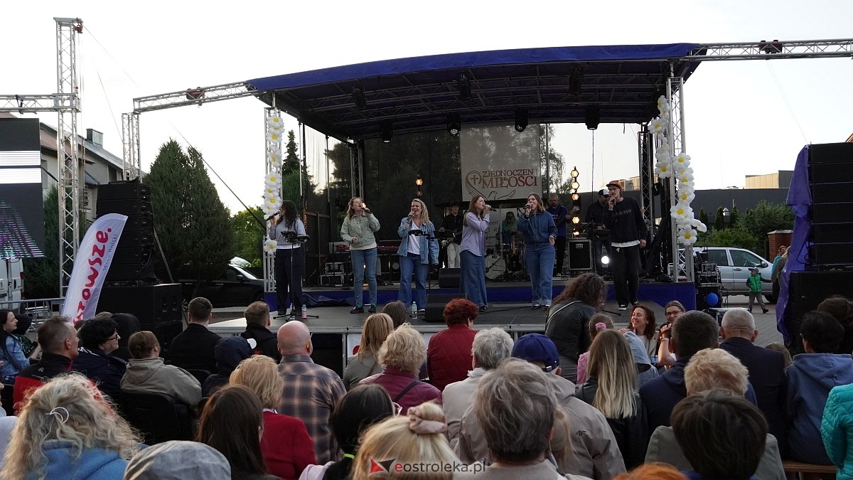 Koncert Uwielbienia - zespół Exodus 15 i Festiwal Piosenki Religijnej [19.06.2025] - zdjęcie #100 - eOstroleka.pl