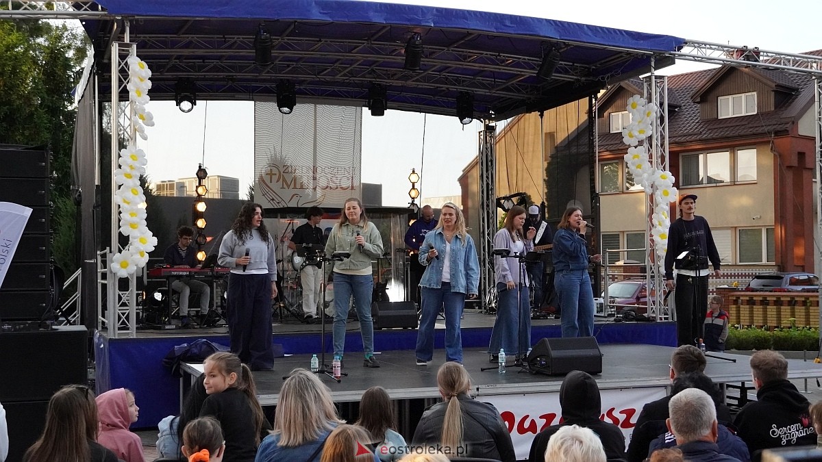 Koncert Uwielbienia - zespół Exodus 15 i Festiwal Piosenki Religijnej [19.06.2025] - zdjęcie #96 - eOstroleka.pl