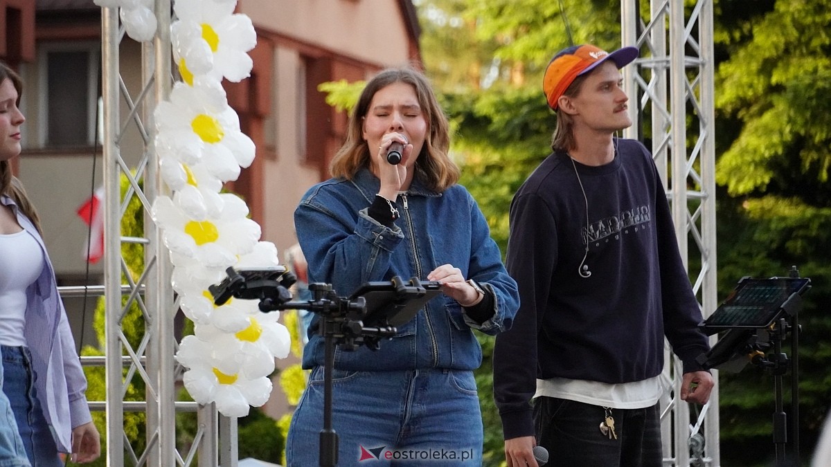 Koncert Uwielbienia - zespół Exodus 15 i Festiwal Piosenki Religijnej [19.06.2025] - zdjęcie #95 - eOstroleka.pl