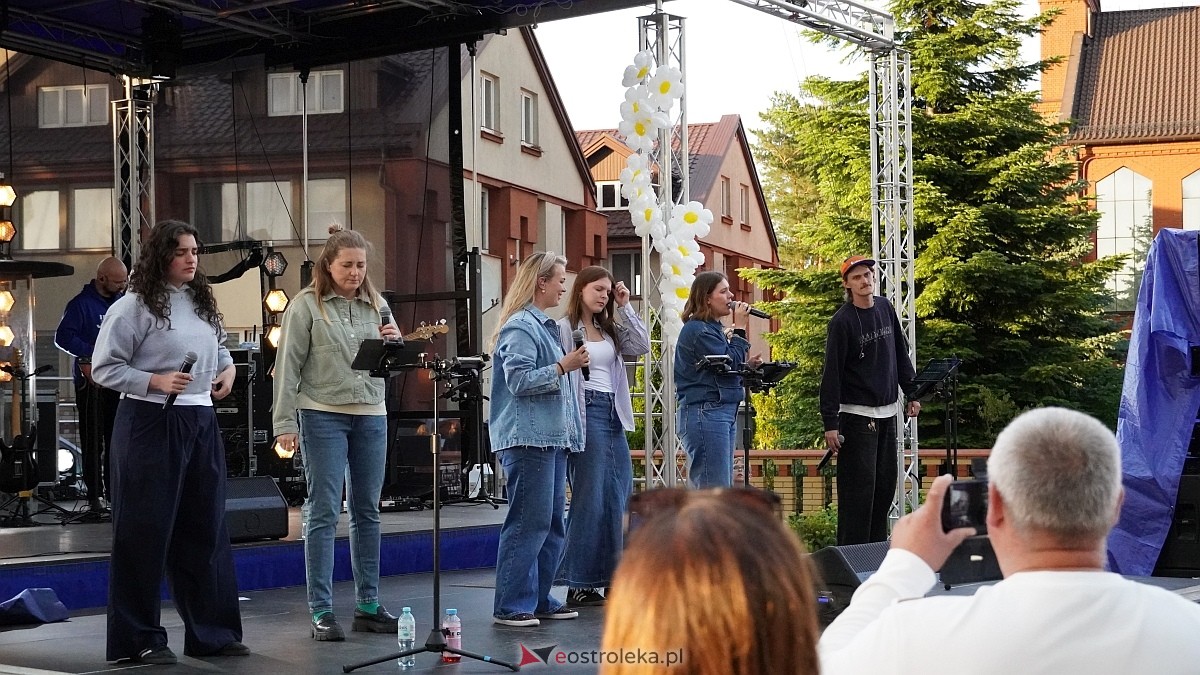 Koncert Uwielbienia - zespół Exodus 15 i Festiwal Piosenki Religijnej [19.06.2025] - zdjęcie #93 - eOstroleka.pl