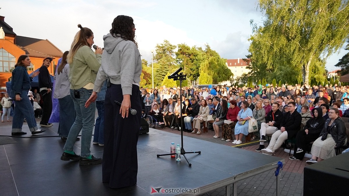 Koncert Uwielbienia - zespół Exodus 15 i Festiwal Piosenki Religijnej [19.06.2025] - zdjęcie #67 - eOstroleka.pl