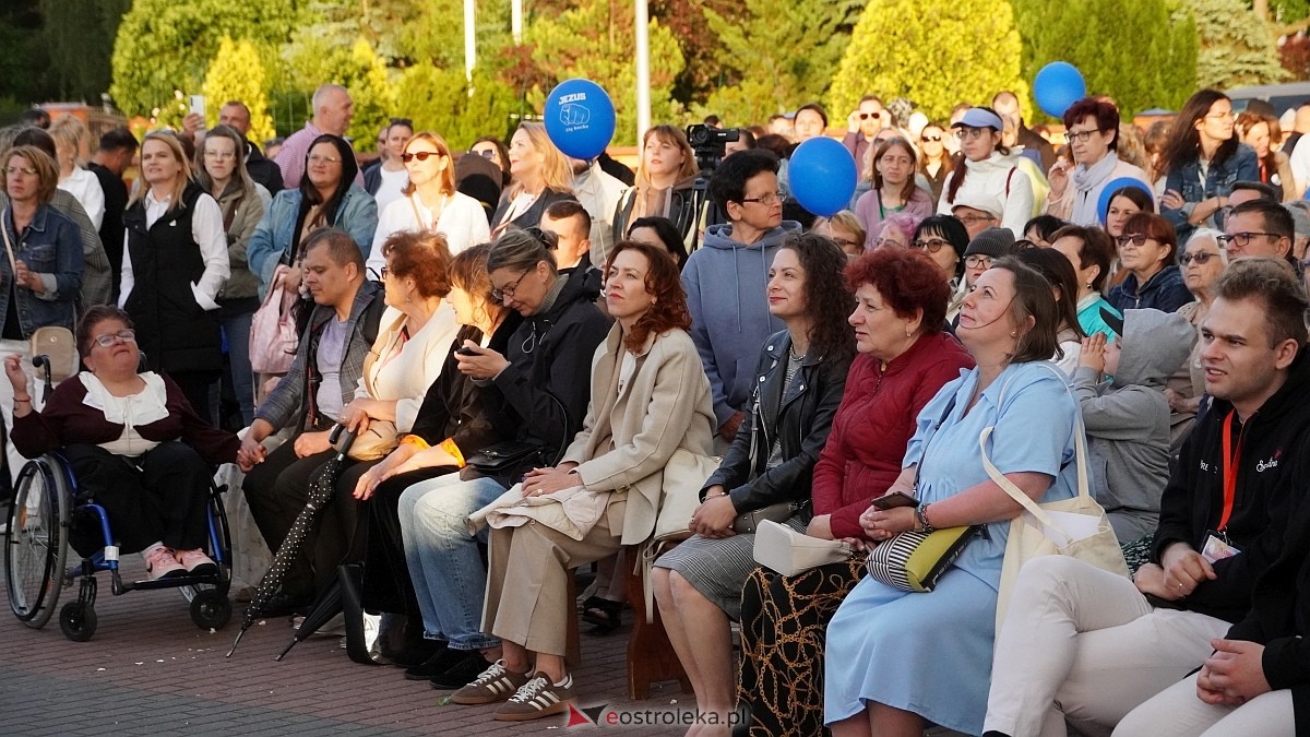 Koncert Uwielbienia - zespół Exodus 15 i Festiwal Piosenki Religijnej [19.06.2025] - zdjęcie #52 - eOstroleka.pl