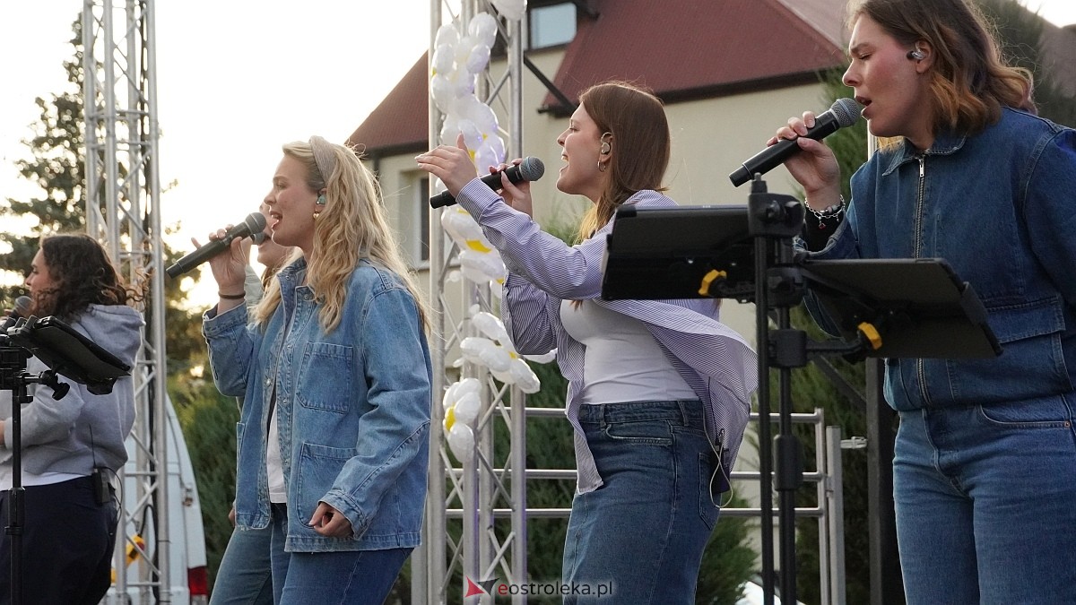 Koncert Uwielbienia - zespół Exodus 15 i Festiwal Piosenki Religijnej [19.06.2025] - zdjęcie #13 - eOstroleka.pl