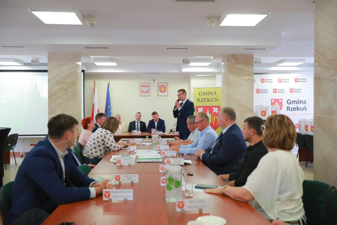 Sesja Rady Gminy w Rzekuniu - absolutorium i wotum zaufania dla wójta [18.06.2025] - zdjęcie #21 - eOstroleka.pl