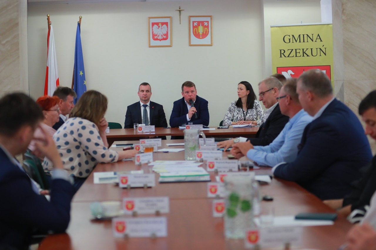 Sesja Rady Gminy w Rzekuniu - absolutorium i wotum zaufania dla wójta [18.06.2025] - zdjęcie #18 - eOstroleka.pl