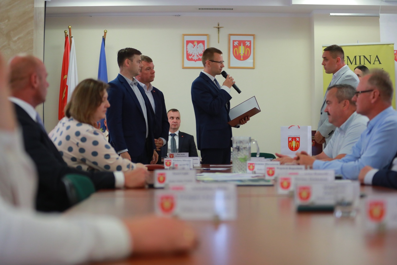 Sesja Rady Gminy w Rzekuniu - absolutorium i wotum zaufania dla wójta [18.06.2025] - zdjęcie #4 - eOstroleka.pl