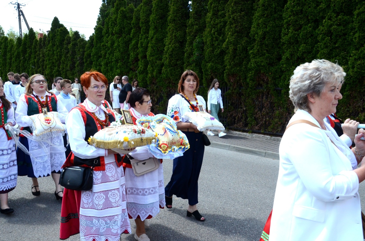 Procesja Bożego Ciała w Kadzidle [19.06.2025] - zdjęcie #115 - eOstroleka.pl