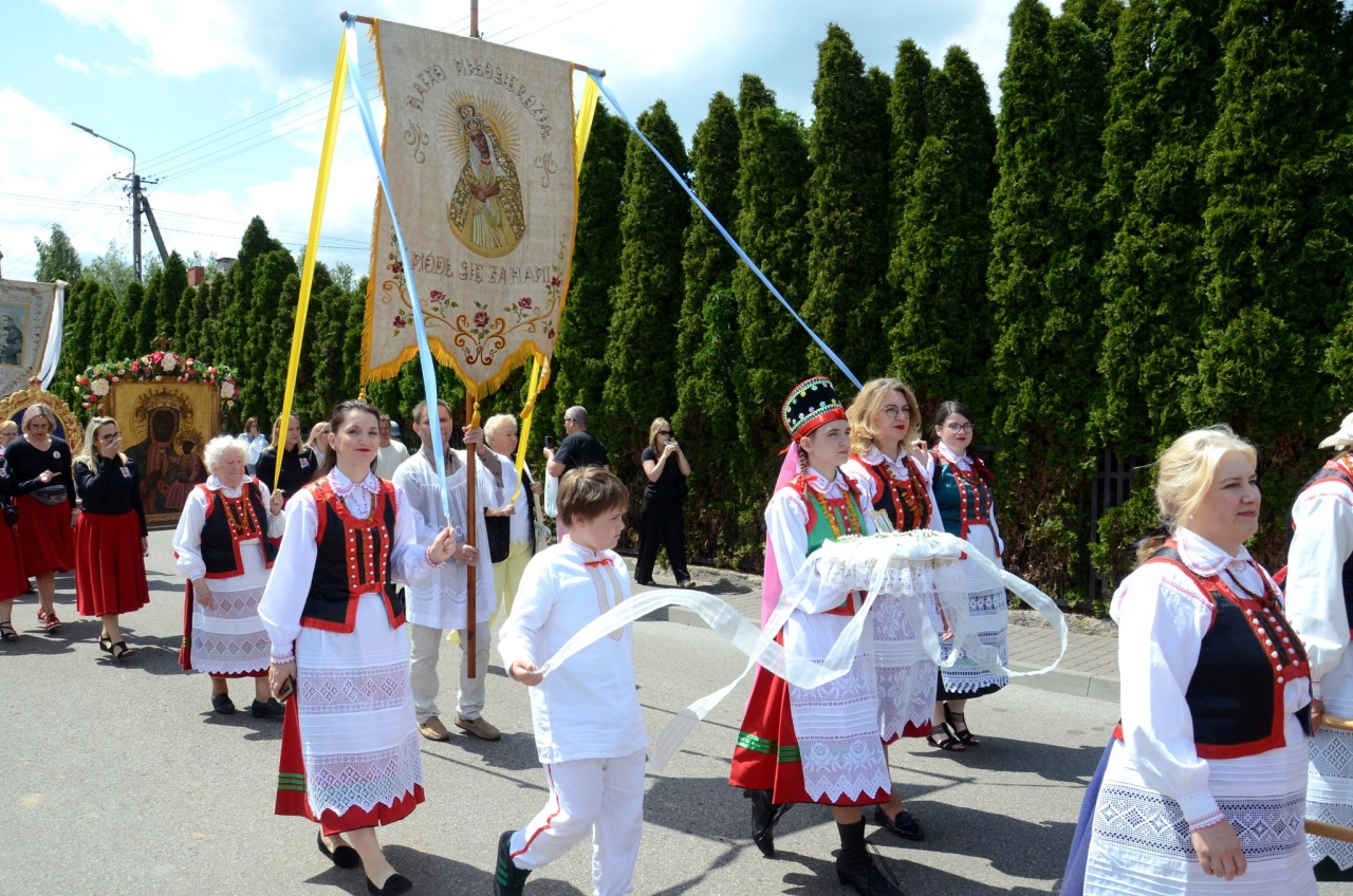 Procesja Bożego Ciała w Kadzidle [19.06.2025] - zdjęcie #111 - eOstroleka.pl