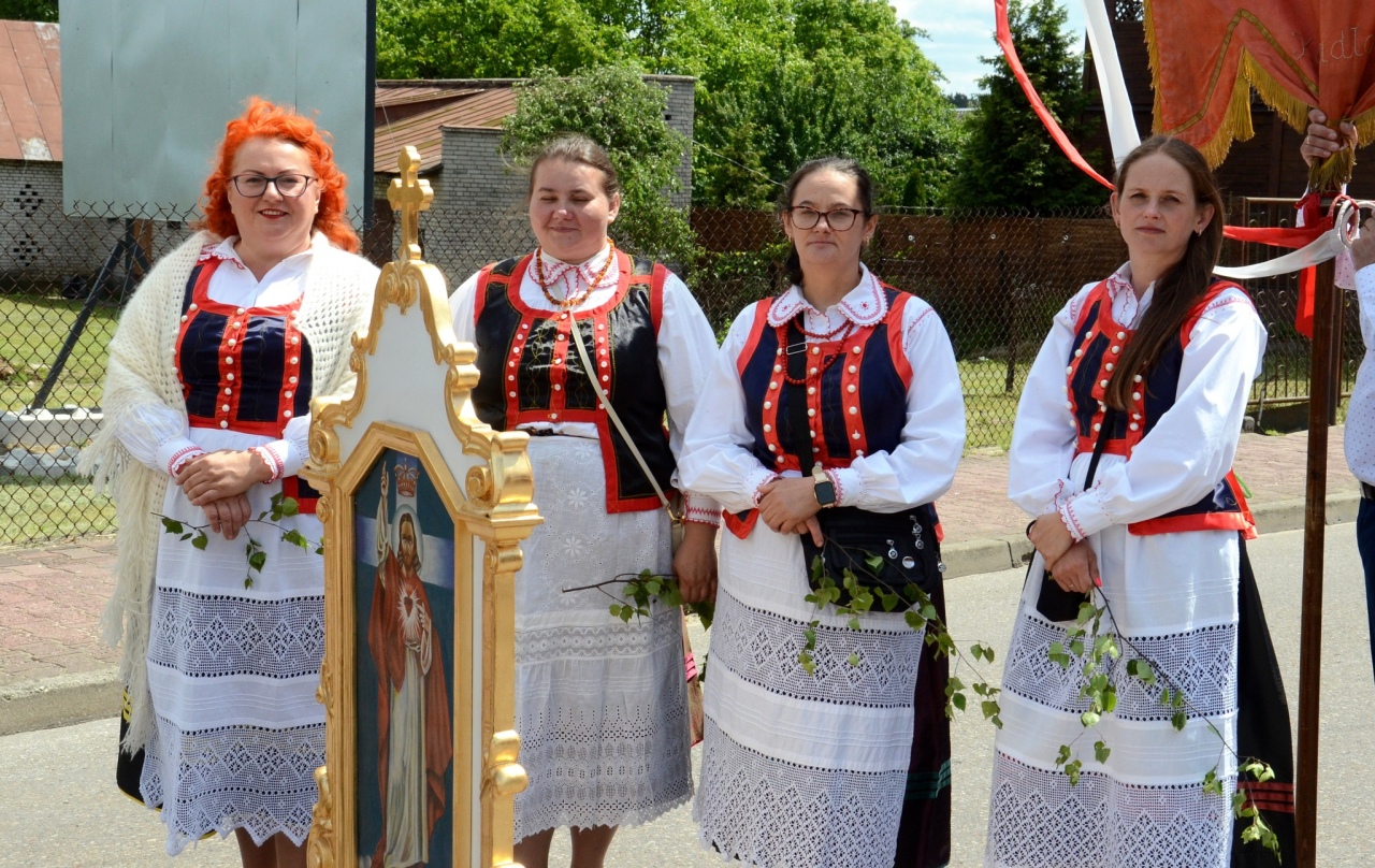Procesja Bożego Ciała w Kadzidle [19.06.2025] - zdjęcie #105 - eOstroleka.pl