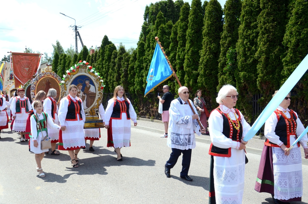 Procesja Bożego Ciała w Kadzidle [19.06.2025] - zdjęcie #103 - eOstroleka.pl