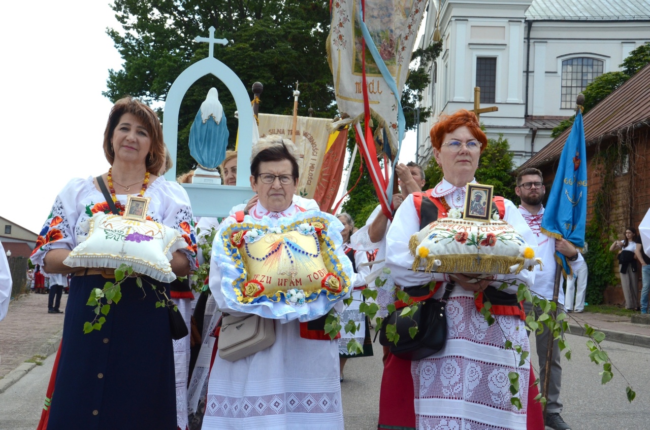 Procesja Bożego Ciała w Kadzidle [19.06.2025] - zdjęcie #101 - eOstroleka.pl