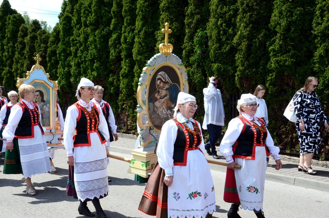 Procesja Bożego Ciała w Kadzidle [19.06.2025] - zdjęcie #97 - eOstroleka.pl
