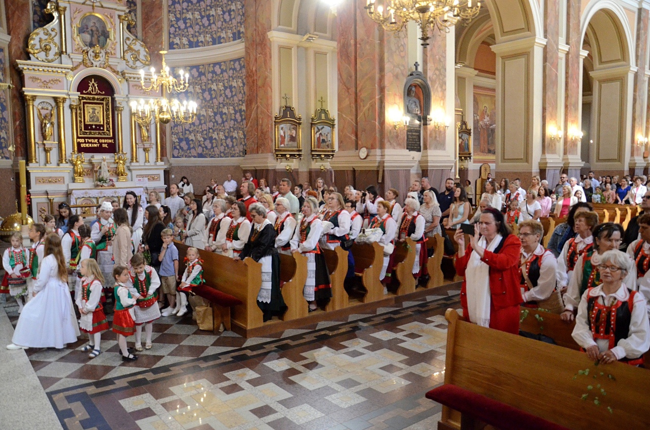 Procesja Bożego Ciała w Kadzidle [19.06.2025] - zdjęcie #95 - eOstroleka.pl