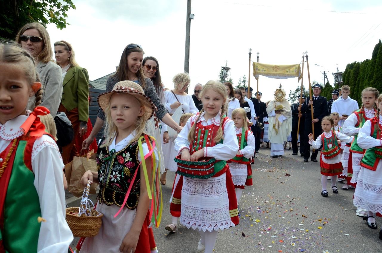 Procesja Bożego Ciała w Kadzidle [19.06.2025] - zdjęcie #93 - eOstroleka.pl