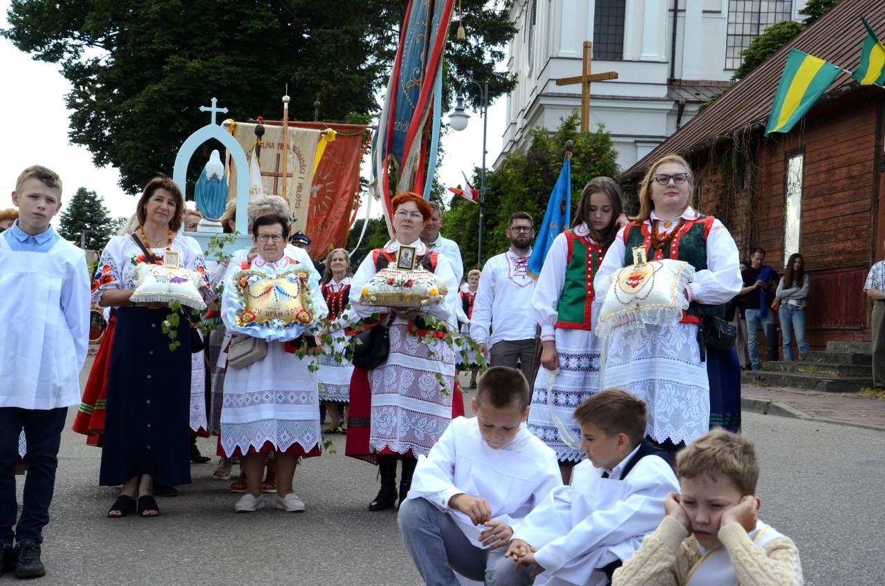 Procesja Bożego Ciała w Kadzidle [19.06.2025] - zdjęcie #83 - eOstroleka.pl