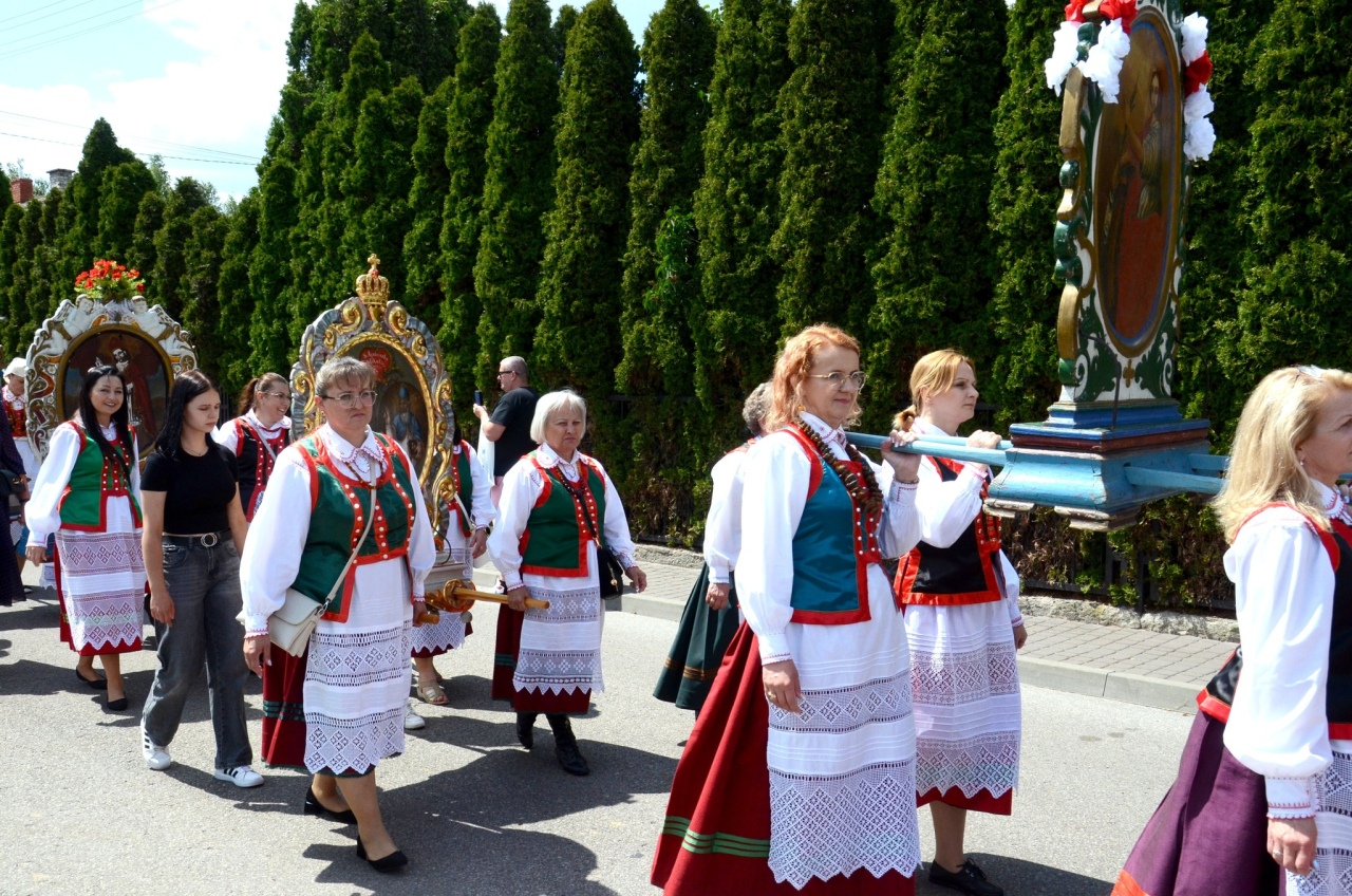 Procesja Bożego Ciała w Kadzidle [19.06.2025] - zdjęcie #71 - eOstroleka.pl