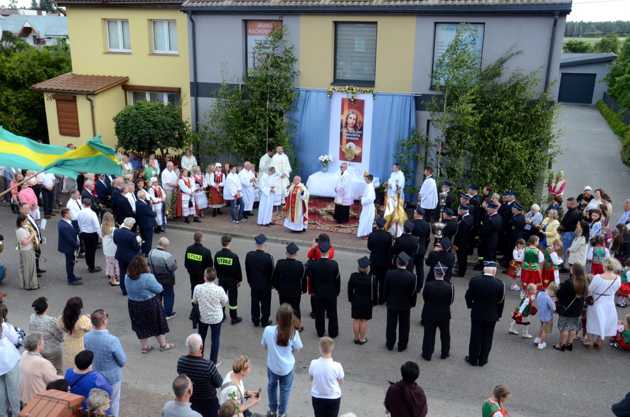 Procesja Bożego Ciała w Kadzidle [19.06.2025] - zdjęcie #65 - eOstroleka.pl
