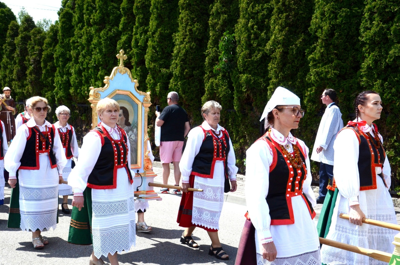 Procesja Bożego Ciała w Kadzidle [19.06.2025] - zdjęcie #60 - eOstroleka.pl