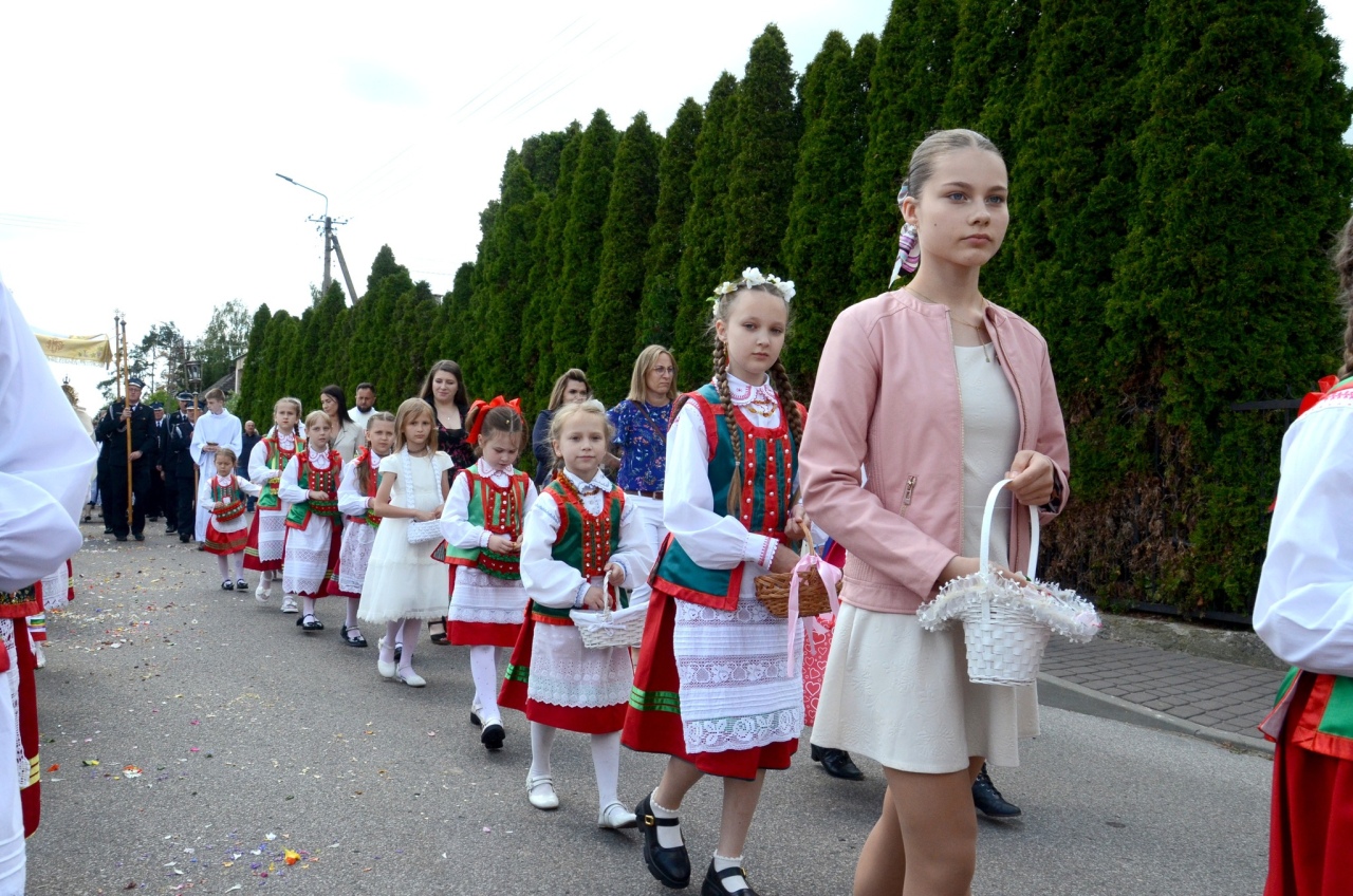 Procesja Bożego Ciała w Kadzidle [19.06.2025] - zdjęcie #56 - eOstroleka.pl