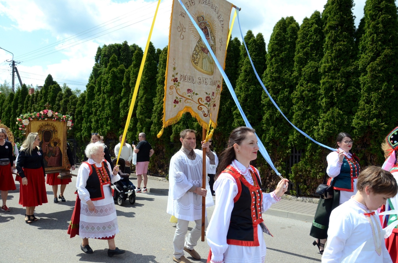 Procesja Bożego Ciała w Kadzidle [19.06.2025] - zdjęcie #52 - eOstroleka.pl