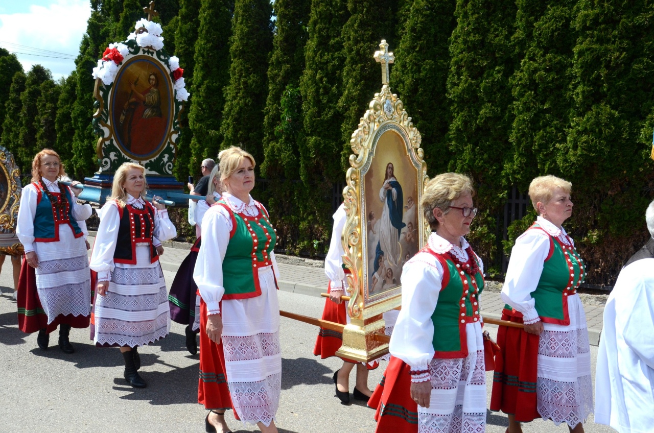 Procesja Bożego Ciała w Kadzidle [19.06.2025] - zdjęcie #43 - eOstroleka.pl