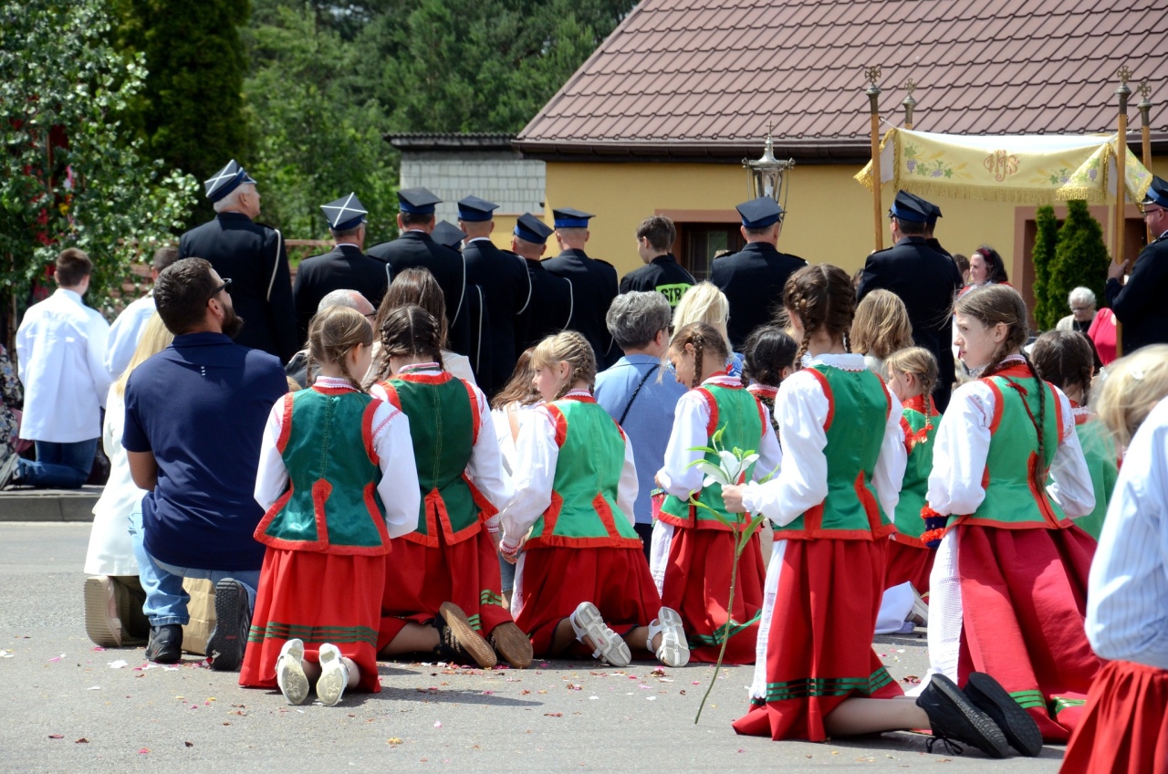 Procesja Bożego Ciała w Kadzidle [19.06.2025] - zdjęcie #19 - eOstroleka.pl
