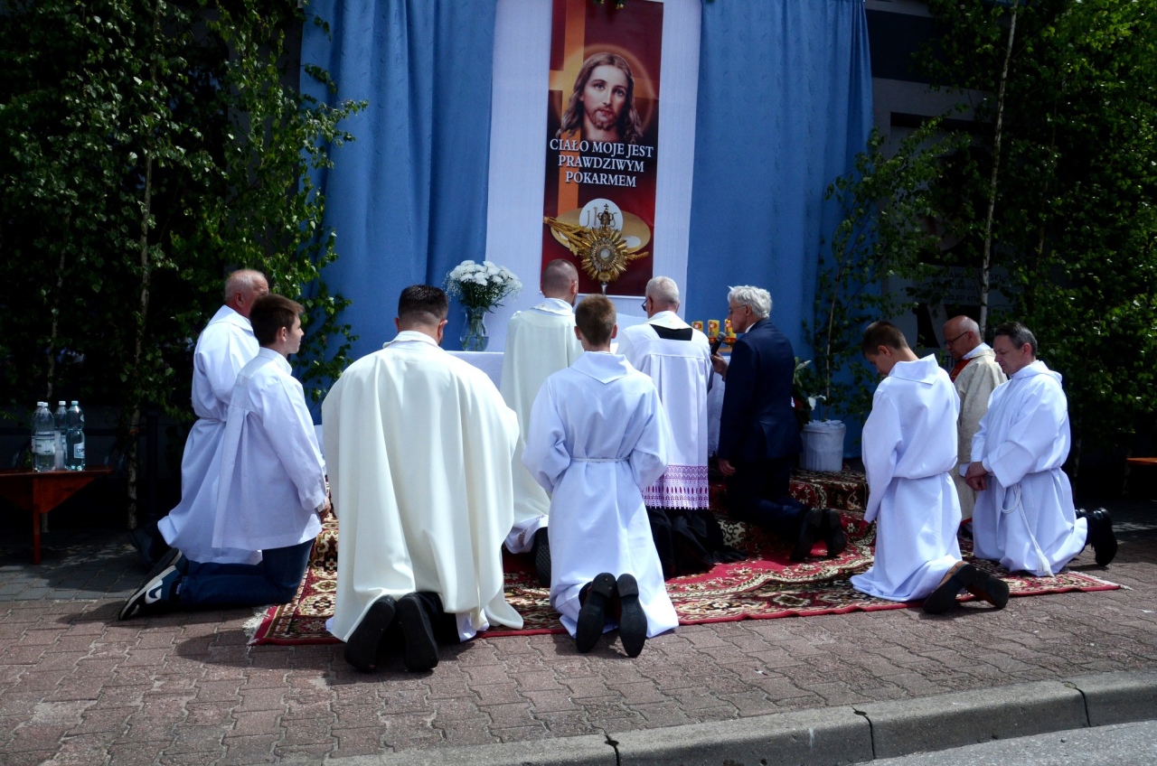 Procesja Bożego Ciała w Kadzidle [19.06.2025] - zdjęcie #9 - eOstroleka.pl