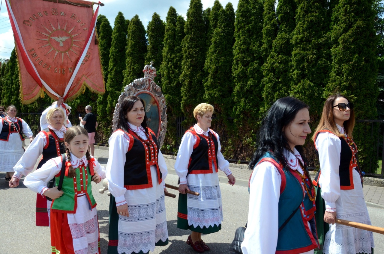 Procesja Bożego Ciała w Kadzidle [19.06.2025] - zdjęcie #5 - eOstroleka.pl
