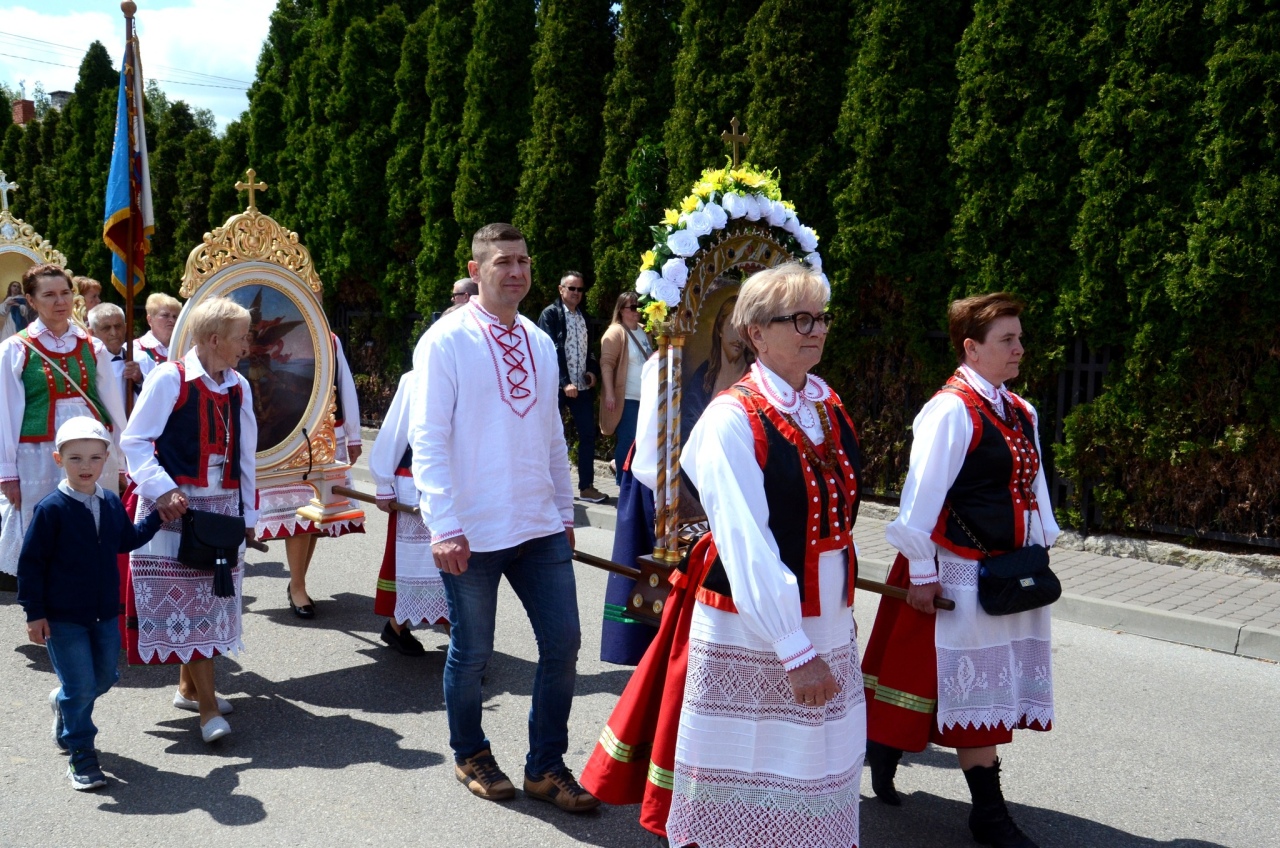 Procesja Bożego Ciała w Kadzidle [19.06.2025] - zdjęcie #22 - eOstroleka.pl