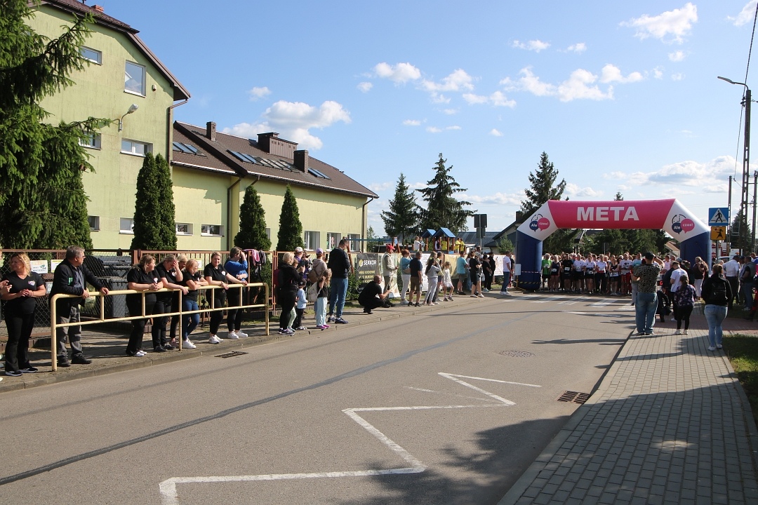 „Biegniem bez las!” – sportowe święto w Lipnikach [20.06.2025] - zdjęcie #88 - eOstroleka.pl