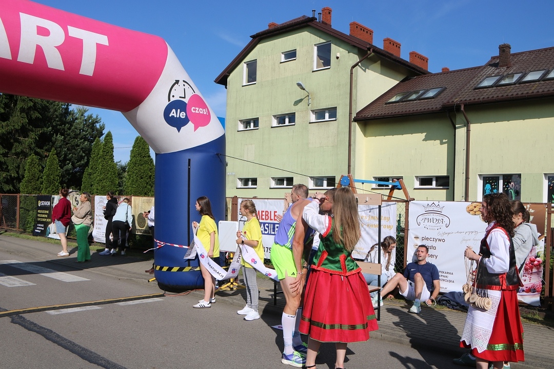 „Biegniem bez las!” – sportowe święto w Lipnikach [20.06.2025] - zdjęcie #36 - eOstroleka.pl