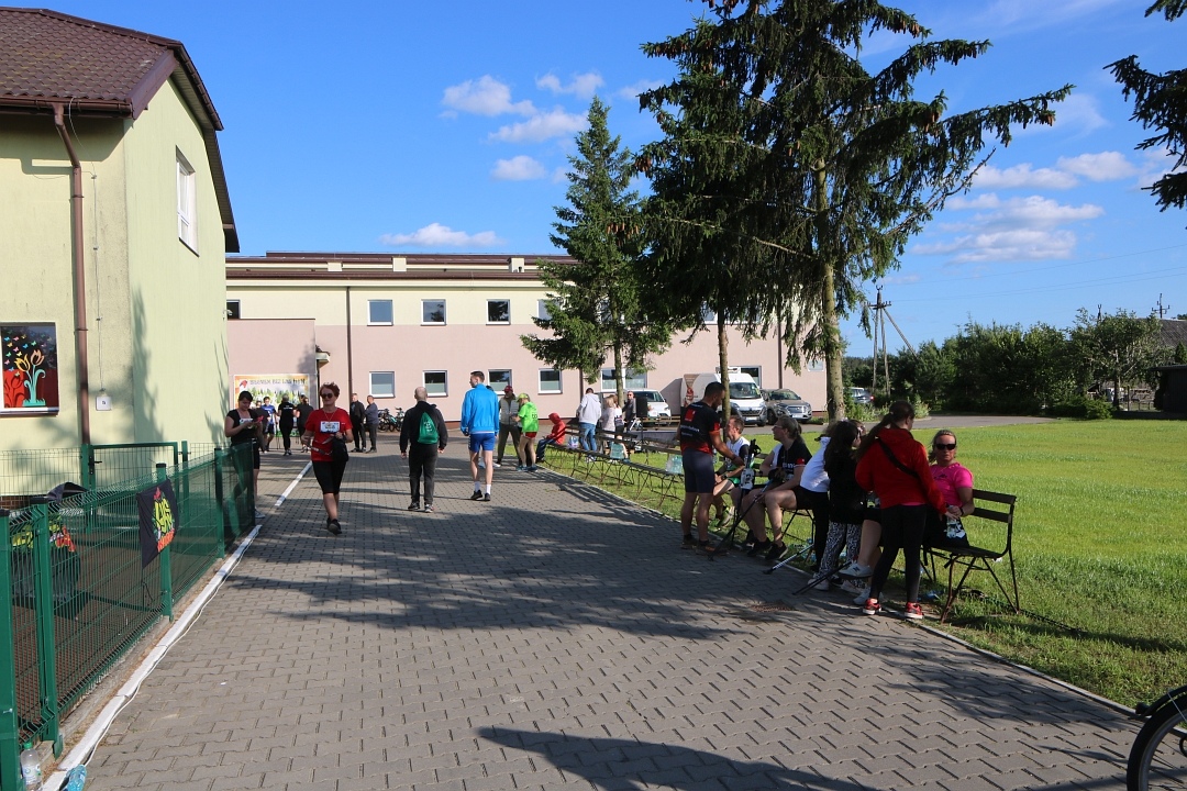 „Biegniem bez las!” – sportowe święto w Lipnikach [20.06.2025] - zdjęcie #60 - eOstroleka.pl