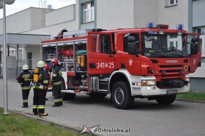 Ćwiczenia przeciwpożarowe w nowym szpitalu (5.X.2011) 	 - zdjęcie #16 - eOstroleka.pl