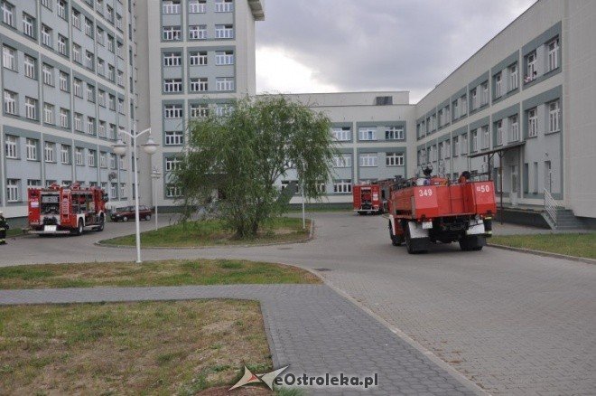 Ćwiczenia przeciwpożarowe w nowym szpitalu (5.X.2011) 	 - zdjęcie #21 - eOstroleka.pl