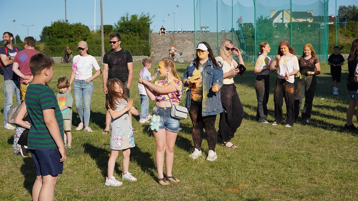 Kolorowa radość i skoki do nieba! Festiwal dmuchańców i kolorów w Ostrołęce [22.06.2025] - zdjęcie #56 - eOstroleka.pl