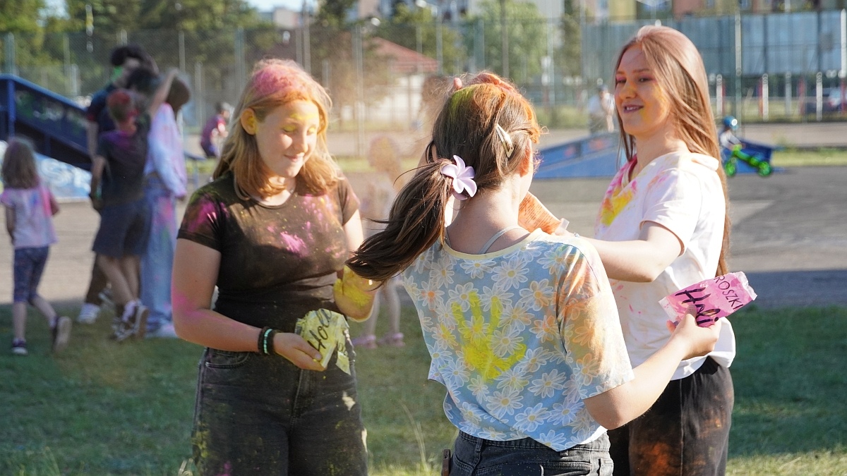 Kolorowa radość i skoki do nieba! Festiwal dmuchańców i kolorów w Ostrołęce [22.06.2025] - zdjęcie #36 - eOstroleka.pl