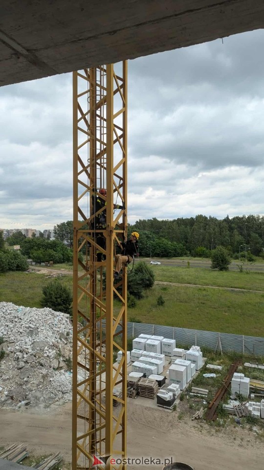 Ćwiczenia wysokościowe strażaków z JRG PSP Ostrołęka [25.06.2025] - zdjęcie #11 - eOstroleka.pl