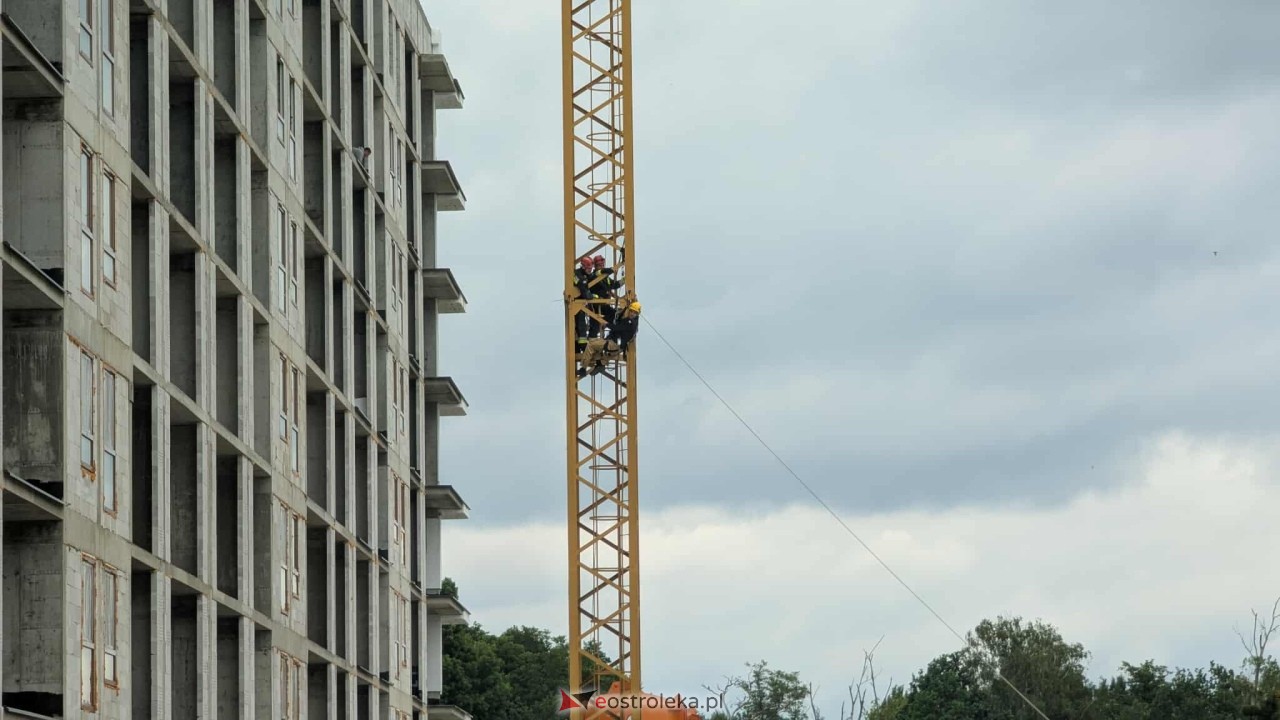Ćwiczenia wysokościowe strażaków z JRG PSP Ostrołęka [25.06.2025] - zdjęcie #6 - eOstroleka.pl