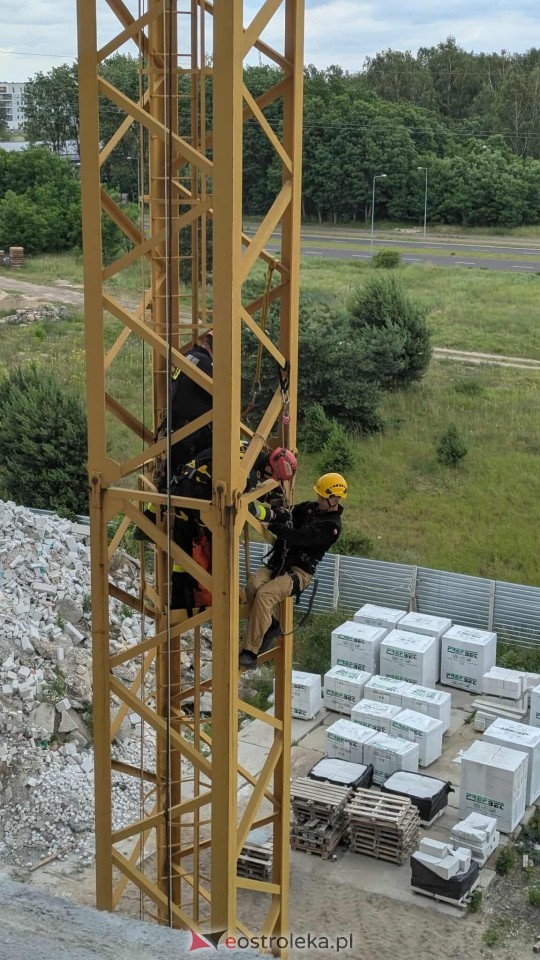 Ćwiczenia wysokościowe strażaków z JRG PSP Ostrołęka [25.06.2025] - zdjęcie #4 - eOstroleka.pl