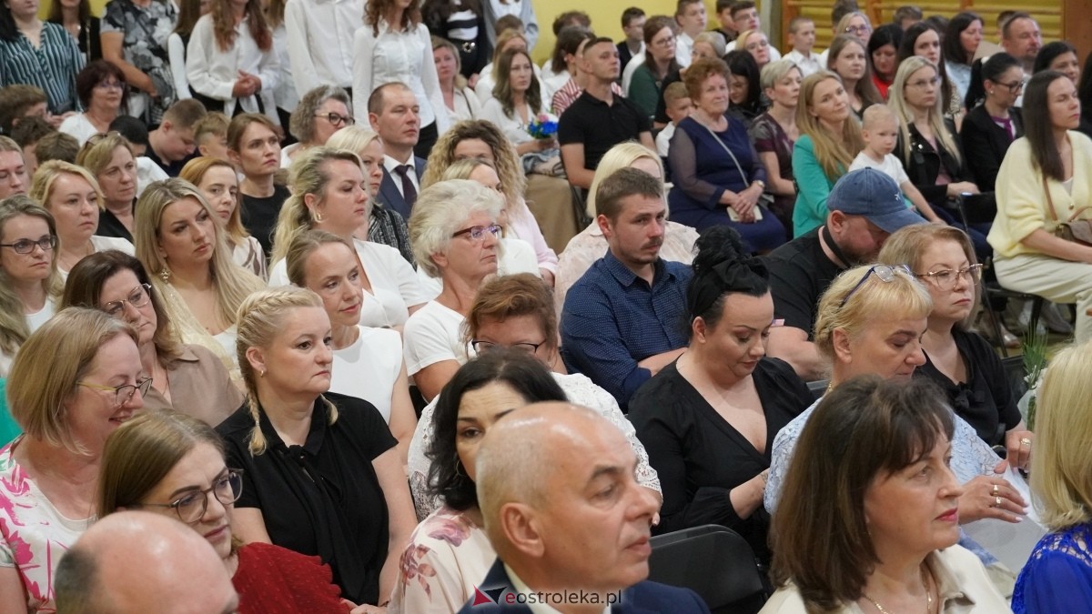 Zakończenie roku szkolnego w SP 3 w Ostrołęce [27.06.2025] - zdjęcie #60 - eOstroleka.pl