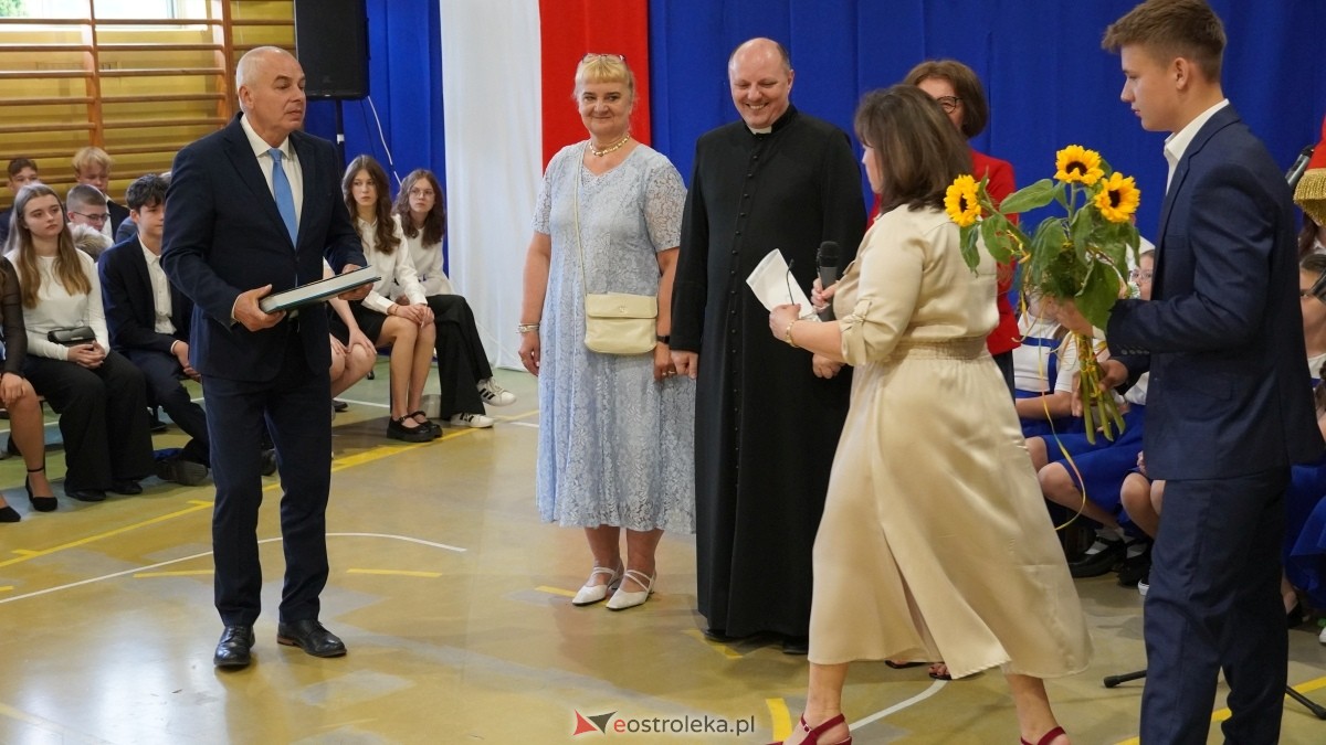 Zakończenie roku szkolnego w SP 3 w Ostrołęce [27.06.2025] - zdjęcie #28 - eOstroleka.pl