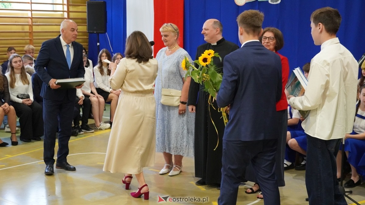Zakończenie roku szkolnego w SP 3 w Ostrołęce [27.06.2025] - zdjęcie #25 - eOstroleka.pl